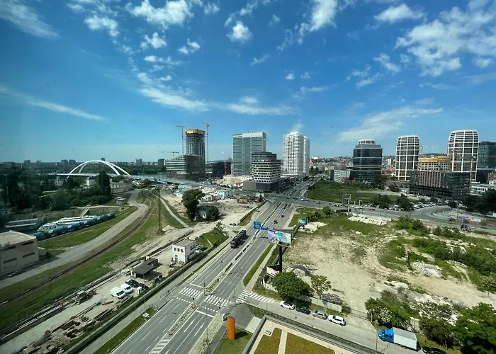 Premium New With Panoramic Castle View * براتسيلافا