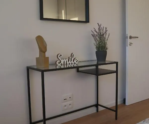 Premium New With Panoramic Castle View *